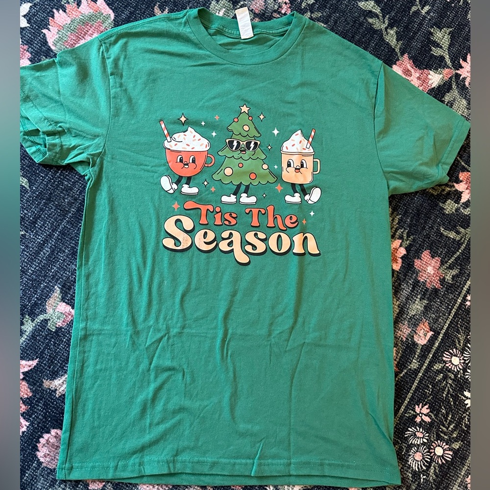 Green 'Tis The Season Graphic T-Shirt